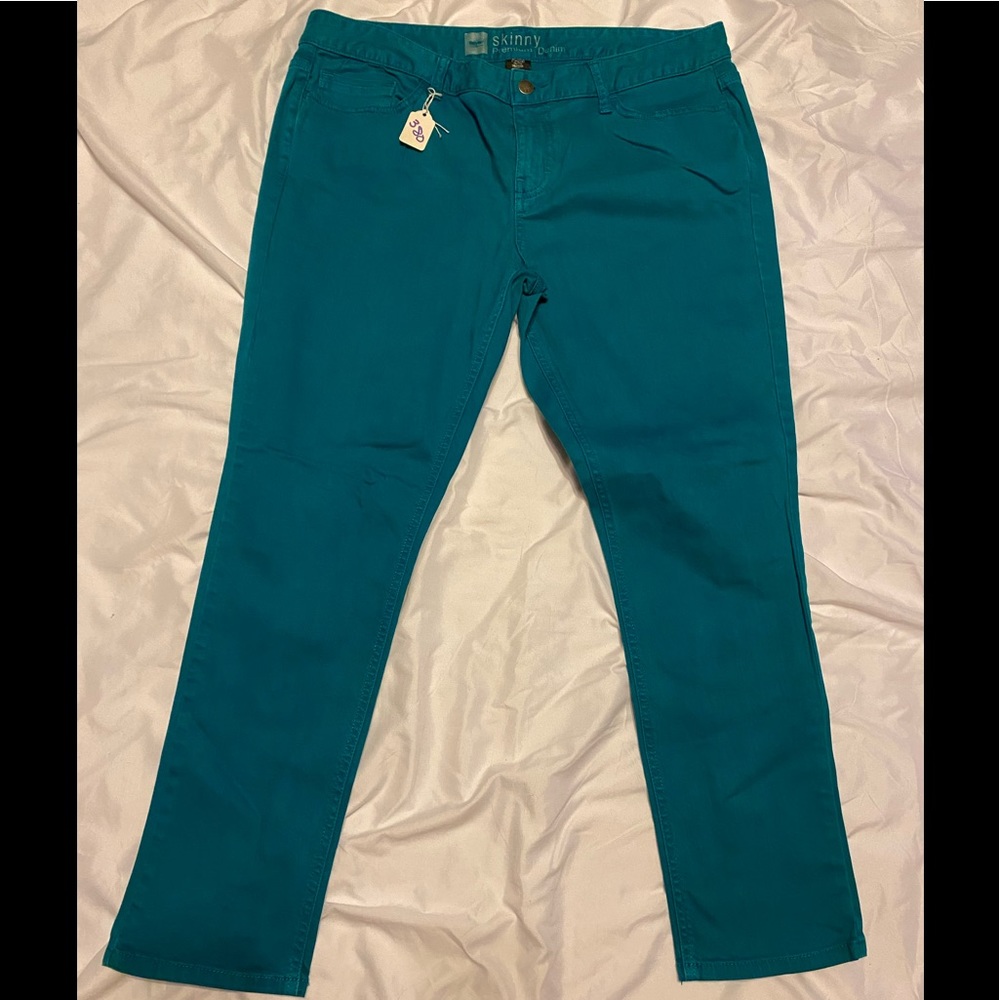 EUC Mossimo premium Denim denim jeans. Size 14.